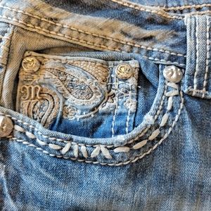 Miss Me distressed capri